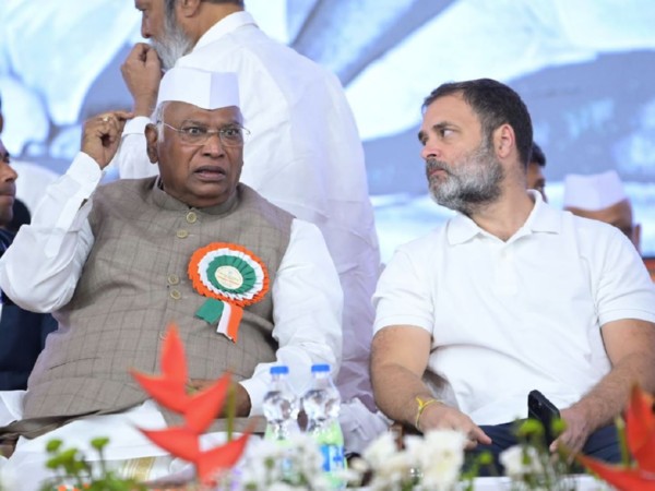Modi himself will sell this country": Congress President Malikarjun Kharge  takes a jibe at PM Modi