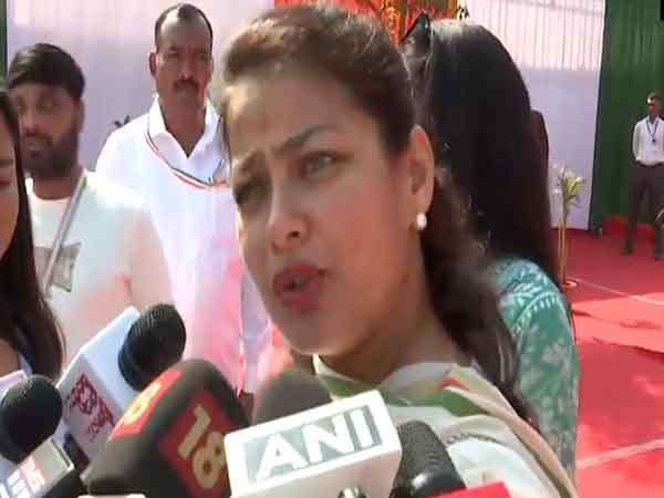Congress MP Praniti Shinde (Photo/ANI)