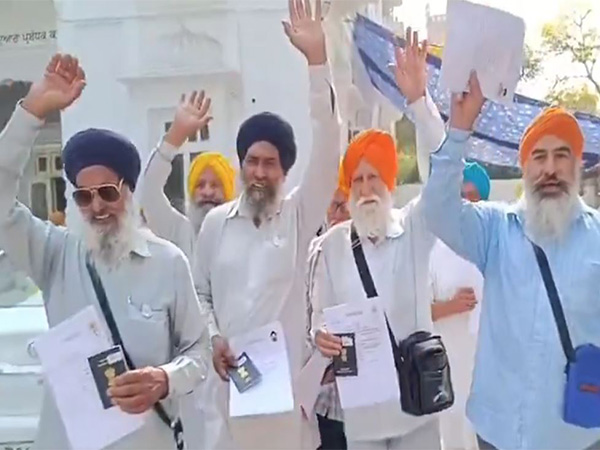 Indian pilgrims with visas (Photo/ ANI)