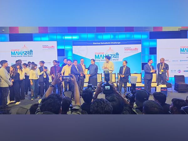Sunfox Technologies Wins Startup Maharathi Award at Startup Mahakumbh 2025