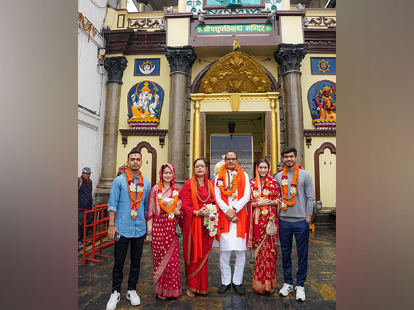 Union Minister of Agriculture and Farmers Welfare Shivraj Singh Chouhan and his family visit Pashupatinath Temple (Image Credit: X/@ChouhanShivraj)