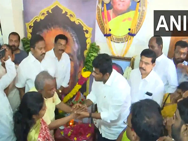 Tamil Nadu BJP President Annamalai pays tribute (Photo/ANI) 