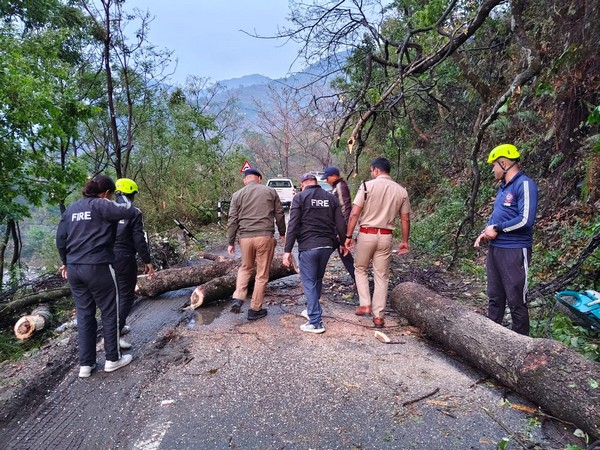 Road has been cleared off after rains (Photo/X/@chamolipolice)