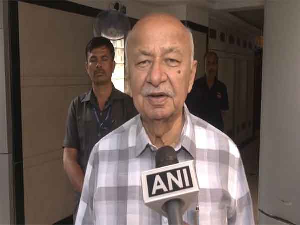 Congress leader Sushil Kumar Shinde (Photo/ANI) 
