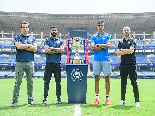 Jose Molina, Subhasish Bose, Gurpreet Singh Sandhu and Gerard Zaragoza with the ISL Cup (Photo: ISL)