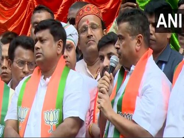 West Bengal LoP and BJP leader Suvendu Adhikari, Union Minister Sukanta Majumdar during the protest. (Photo/ANI)