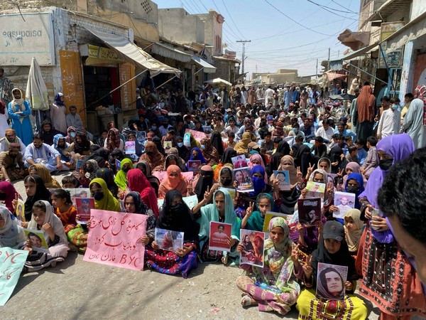 Protestors demand BYC leaders’ release as police crackdown intensifies across Balochistan and Karachi (Photo: X/ @TBPEnglish)