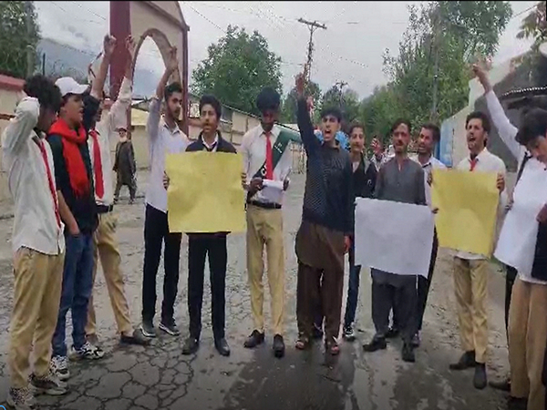 Students protest in Gilgit over cancelled exam forms and mismanagement by education authorities. (Photo: TNN Stories)