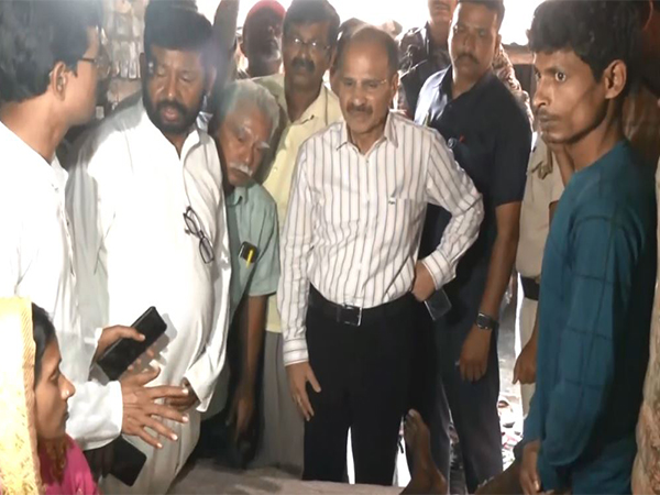  Congress leader Adhir Ranjan Chowdhury (Photo/ANI)