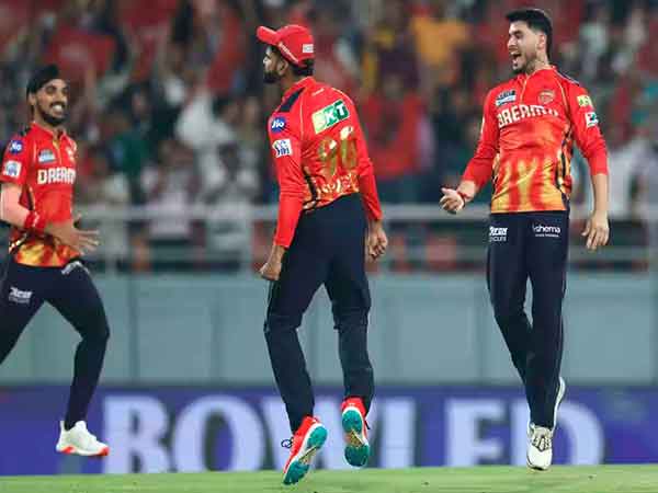 Shreyas Iyer celebrating with his teammates (Photo- IPL)