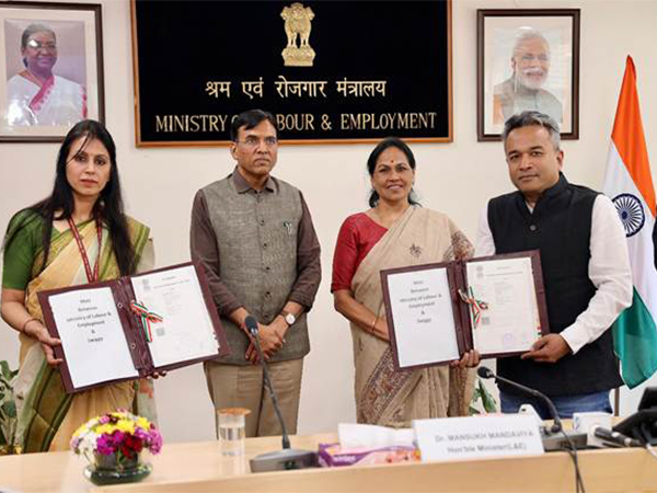 Union Minister Dr Mansukh Mandaviya at the MoU signing with Swiggy