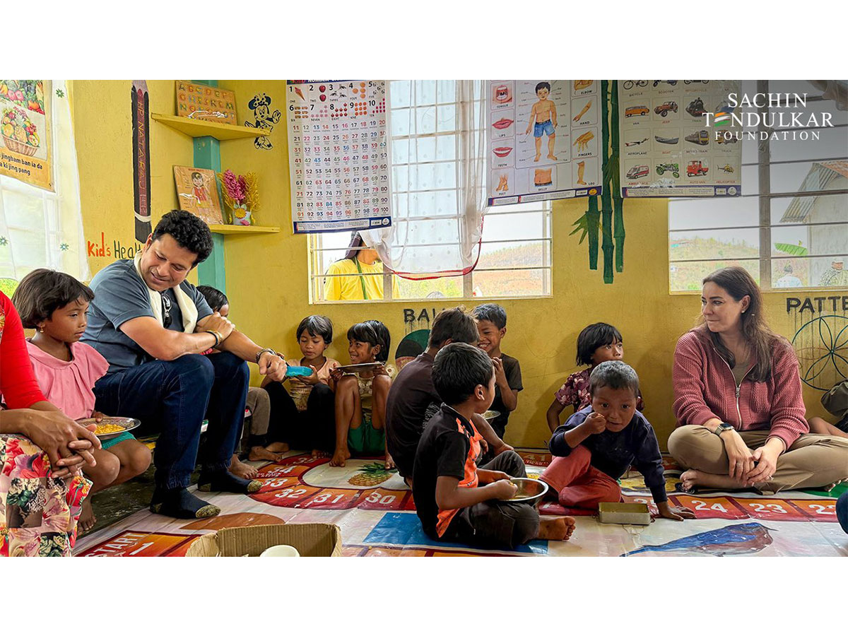 Sachin and wife Anjali with children in Meghalaya. (Photo- Sachin Tendulkar X/@sachin_rt)