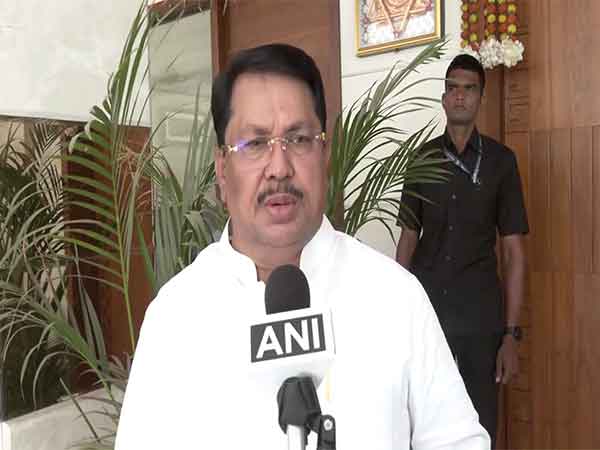 Congress leader Vijay Wadettiwar (Photo/ANI)