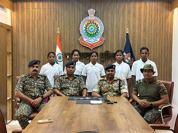 Five Naxals surrender in Narayanpur. (Photo source: ITBP)