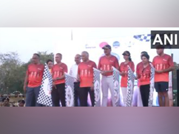 Navy Chief Admiral Dinesh Tripathi and Mizoram Governor Gen VK Singh flag off Soldierathon (Photo/ANI) 