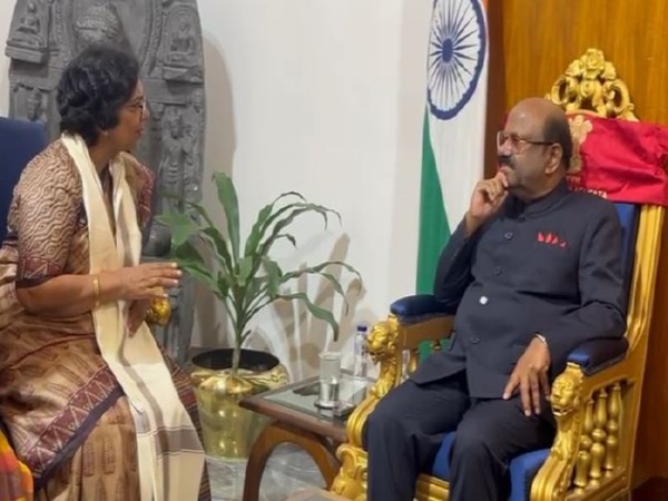 NCW Chairperson Vijaya Rahatkar with West Bengal Governor CV Anand Bose. (Photo/ANI)