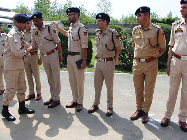 DGP Jammu and Kashmir, Nalin Prabhat, with police personnel. (Photo/ANI)