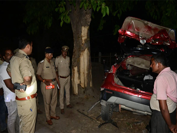 The accident spot at Khushinagar (Photo/@kushinagarpol)