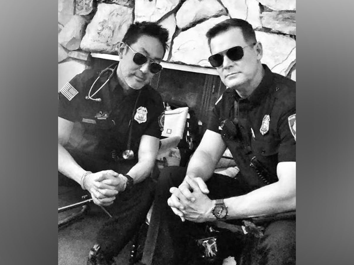 Kenneth Choi with Peter Krause (Image Source: Instagram/@kennethchoi_)