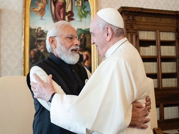 PM Modi with Pope Francis (Photo credit/X@narendramodi)