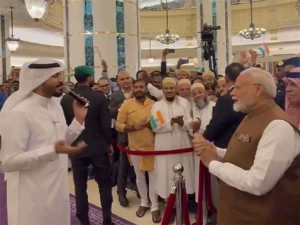 PM Modi interacting with the Indian community in Saudi Arabia (Photo/ANI)
