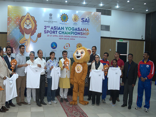 SAI officials with mascot. (Photo: SAI Media)