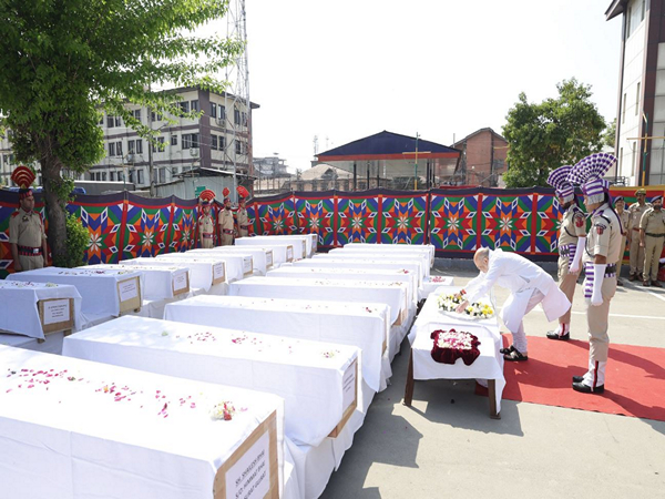 Home Minister Amit Shah pays tribute to victims of terror attack (Photo/ANI)