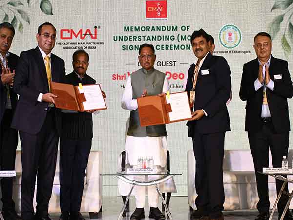 Chhattisgarh signs MoU with Clothing Manufacturers Association of India to make state a textile hub (Image: CMO)