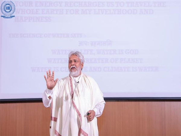Dr. Rajendra Singh addressing a rapt audience at SGT University's 