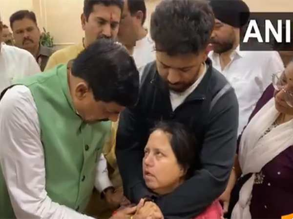 MP CM Mohan Yadav meets family of Pahalgam attack victim in Indore (Photo/ANI) 