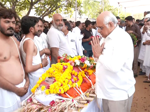 Gujarat Chief Minister Bhupendra Patel pays last respects to the Bhavnagar vicitms of Phalgam attack. (Photo/ANI)