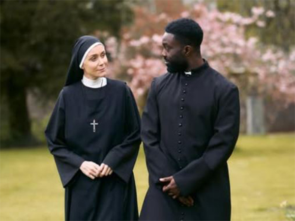Paapa Essiedu and Keeley Hawes (Image Source: Instagram)