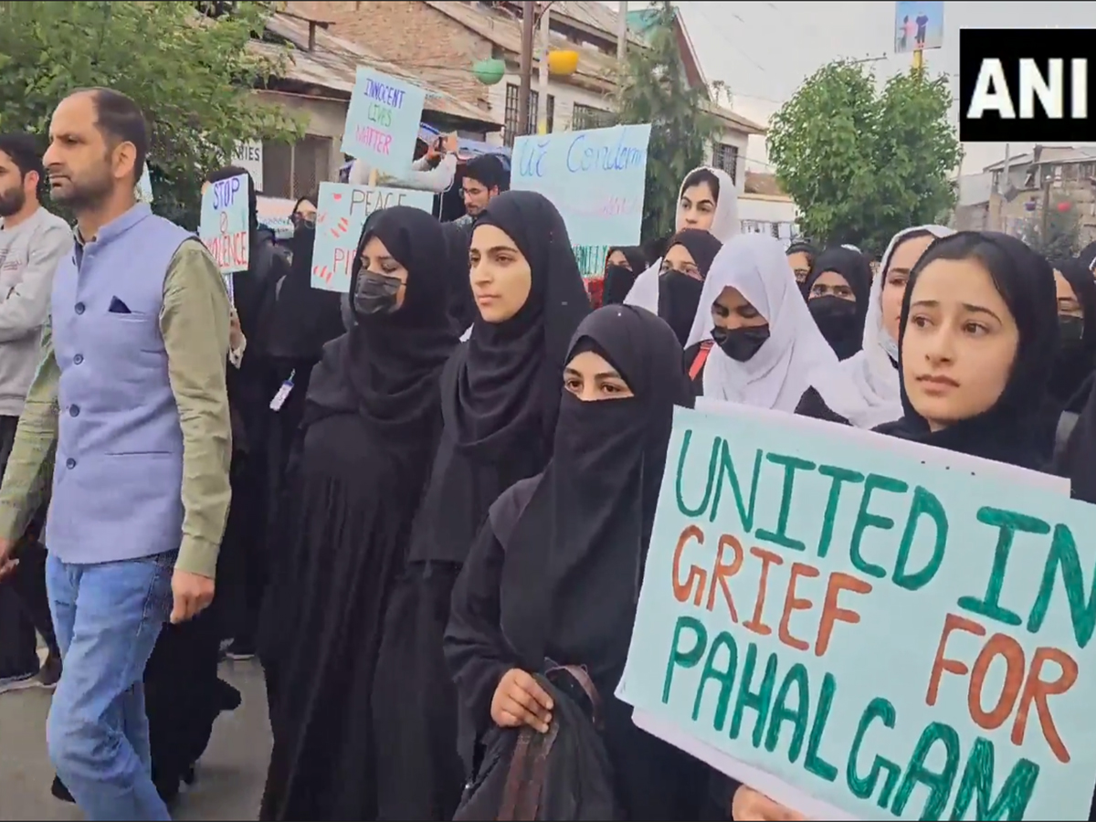 Students in Kashmir took out a protest against Pahalgam Terror Attack (Photo/ANI)