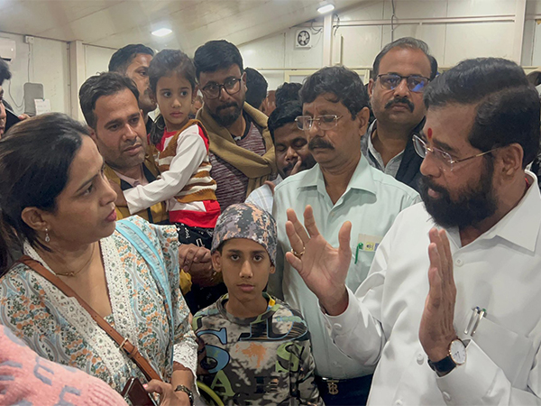 Maharashtra Deputy CM Eknath Shinde meets stranded tourists (Photo/X@mieknathshinde)