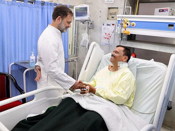 LoP Rahul Gandhi meets an injured in hospital. (Photo/ANI)