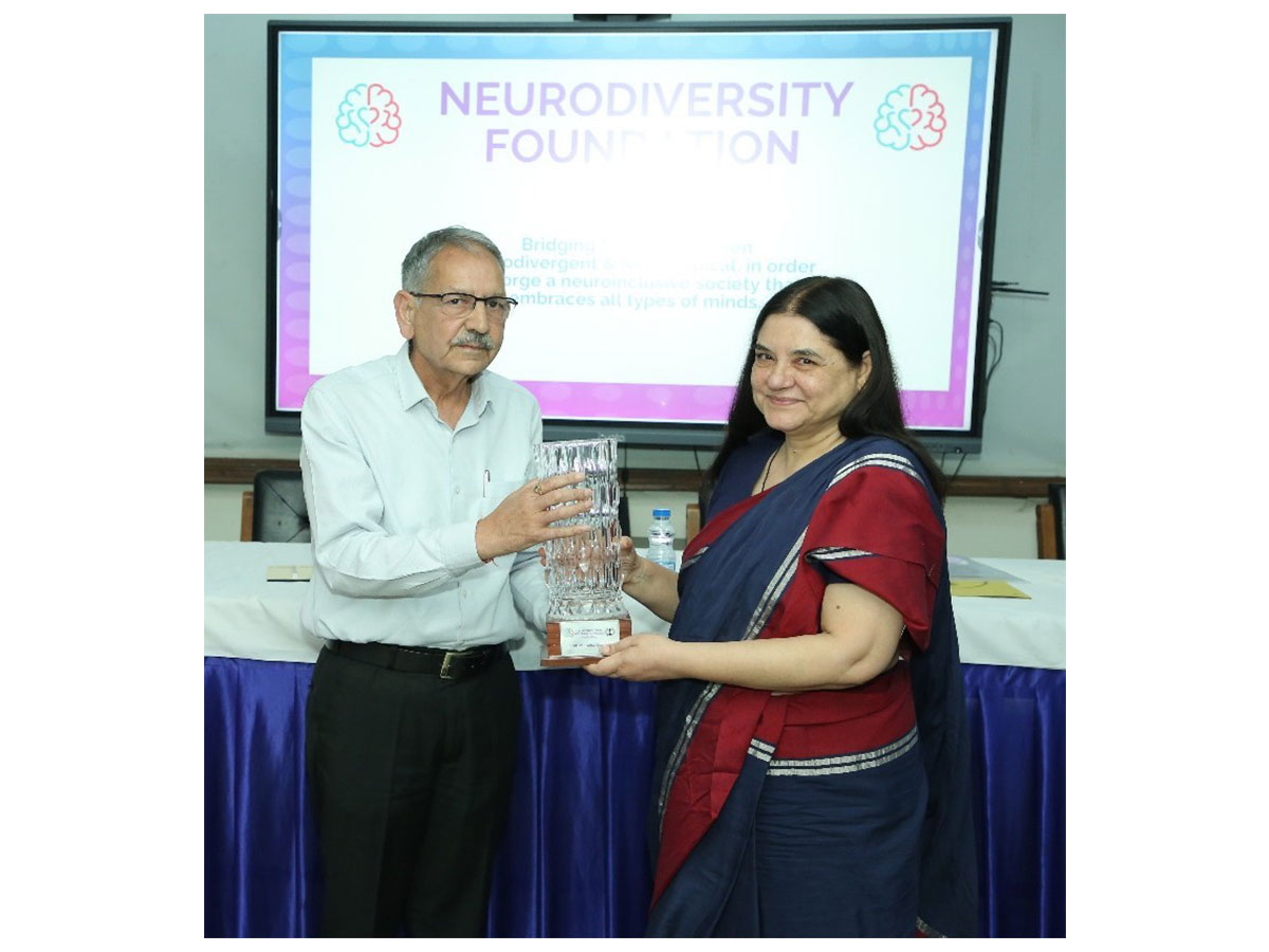 Karnal Singh IPS Former chief of ED with Maneka Gandhi