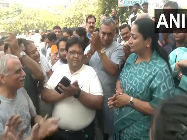 CM Rekha Gupta converses with residents of Shalimar Bagh (Photo/ANI)