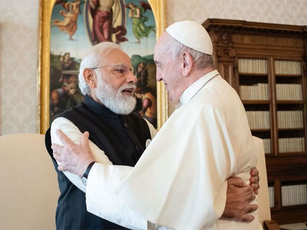 Prime Minister Narendra Modi with Pope Francis (Photo/@narendramodi)