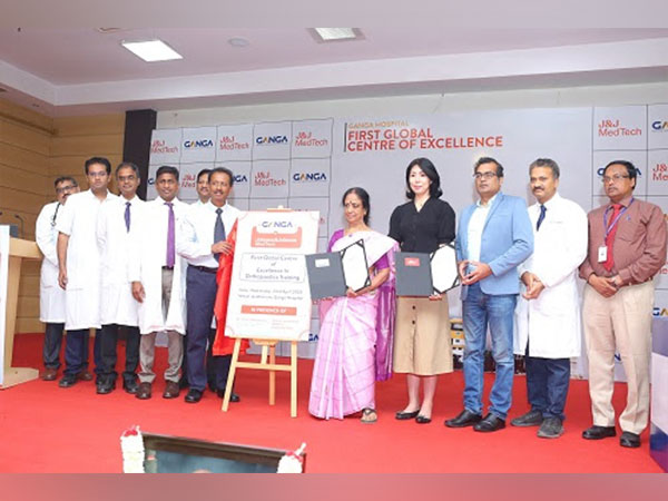 MoU signed in the presence of Dr. Rajasekaran, Chairman of Orthopaedics, and Kanakavalli Shanmuganathan, Managing Director of Ganga Hospital, Coimbatore