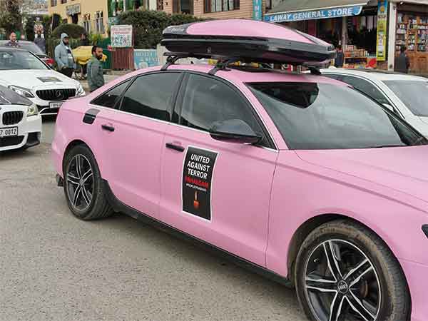 Srinagar youth drive through Pahalgam to restore hope (Photo: ANI)