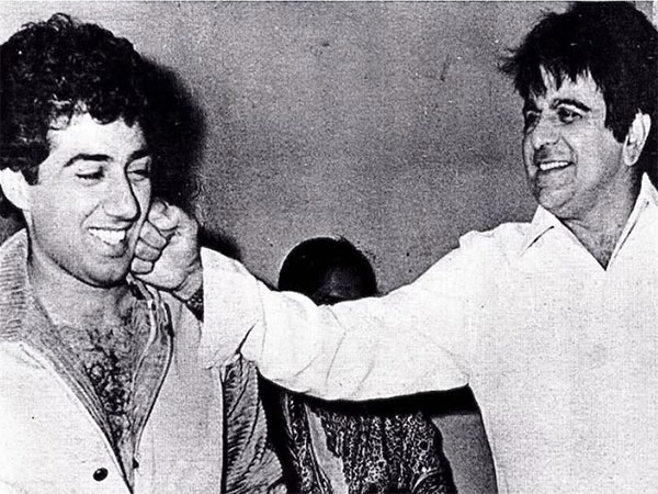 Picture of Sunny Deol and Dilip Kumar (Image source: Dharmendra's Instagram)
