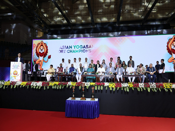 Rekha Gupta and Gajendra Singh Shekhawat at the 2nd Asian Yogasana Sport Championship (Photo: SAI Media)
