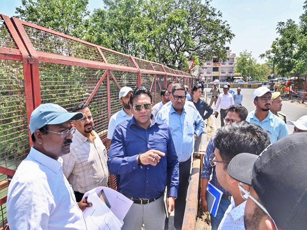 Uttarakhand Health Secretary R Rajesh Kumar (Blue shirt).  (Photo: Uttarakhand Health Depart)