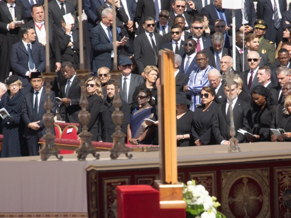 President Droupadi Murmu at Pope's funeral (Image: X@MEAIndia)