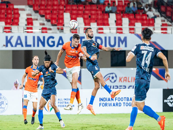 FC Goa and Punjab FC players in action (Photo: AIFF)