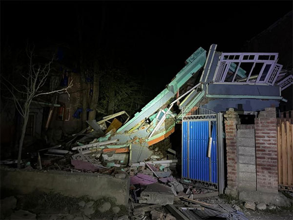 Visuals of the demolished house (Photo Credit: Shopian Police)