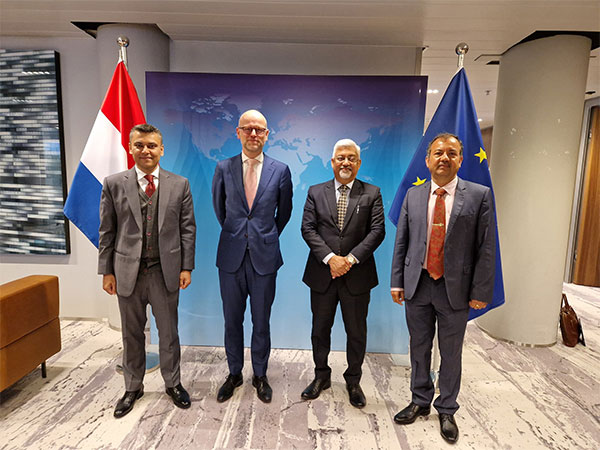 Commerce Secretary Sunil Barthwal with officials (Photo/@IndinNederlands)