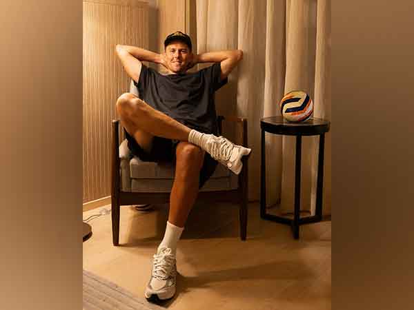 Trent Boult (Photo: mumbaiindians  and  trrrent_/ Instagram) 