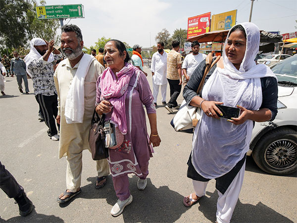 Indian citizens from Pakistan reach Attari border. (Photo/ANI)
