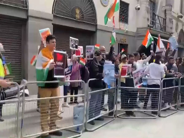 Indian diaspora protests in London (Image/ANI)